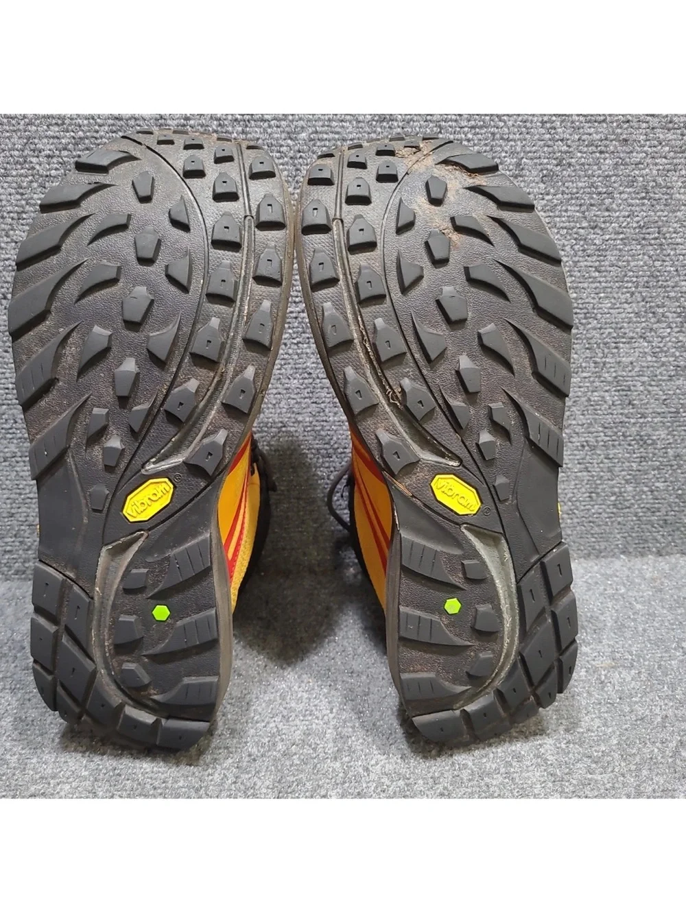 Men's Topo Athletic Trailventure 2 WP Hiking Boot  Orange Black VIBRAM Size 10.5